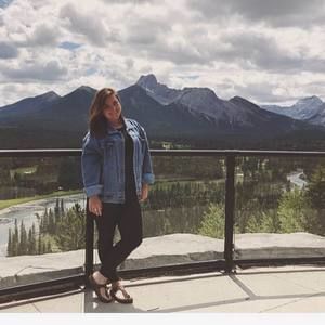 Meet your Posher, Dominique